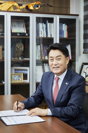 하은호 군포시장, 시청 주차정산기 '배리어프리' 전면 교체로 공공시설... - 뉴스 썸네일 이미지