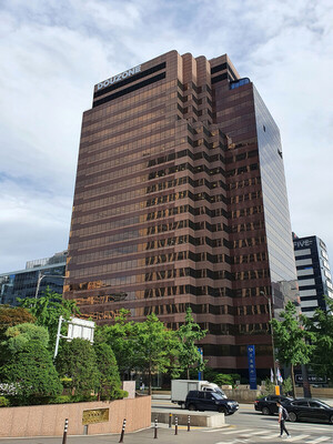 소액주주에도 같은 혜택... '더존비즈온'의 자진상폐가 시원섭섭 한 이유... - 뉴스 썸네일 이미지