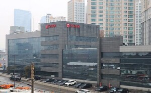 담철곤 20년 전략 결실...오리온 '토종 제과사'에서 글로벌 스낵기업으로 - 뉴스 썸네일 이미지